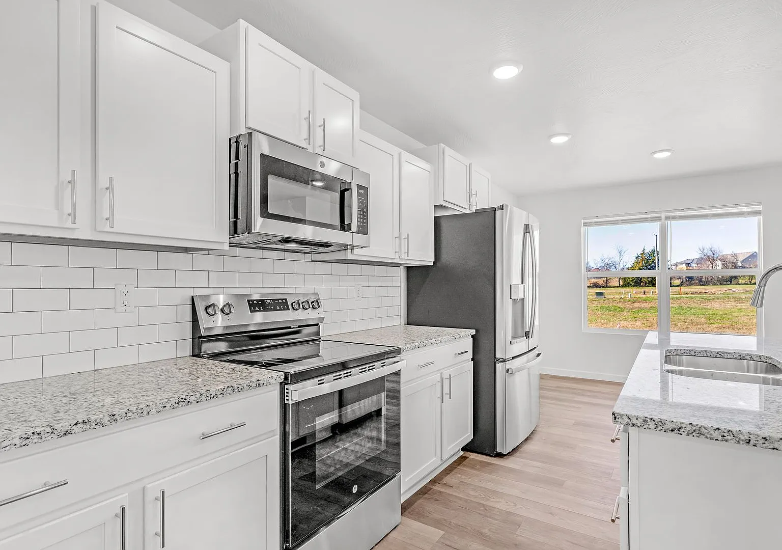 Nearly NEW home in Willard! — Photo 1