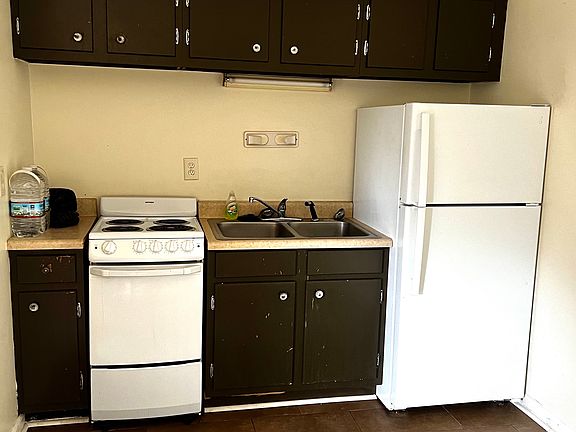 3rd image of 101 N Hill N Dale St #16