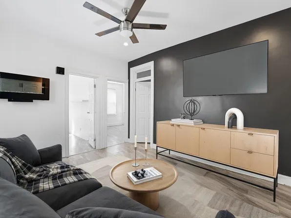 301 Ege Avenue image 2 of 16