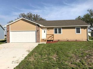 1237 Sunflower Way, Emporia, KS 66801