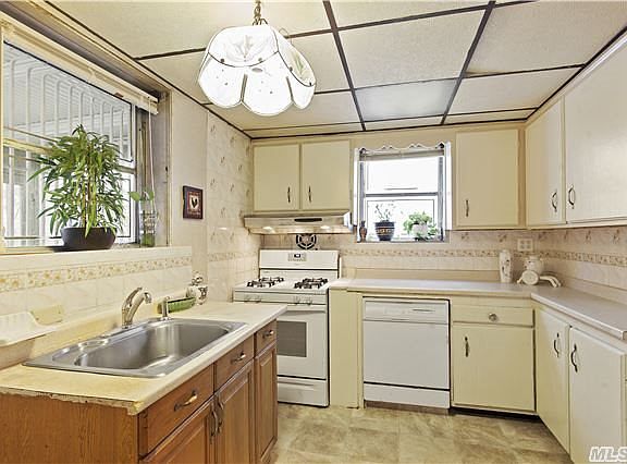 3rd image of 9029 207th St