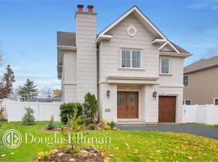 13 Raynham Dr, Syosset, NY 11791