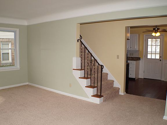 3rd image of 477 E 328th St