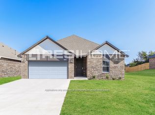 1121B Lakeview Dr, Edmond, OK 73034