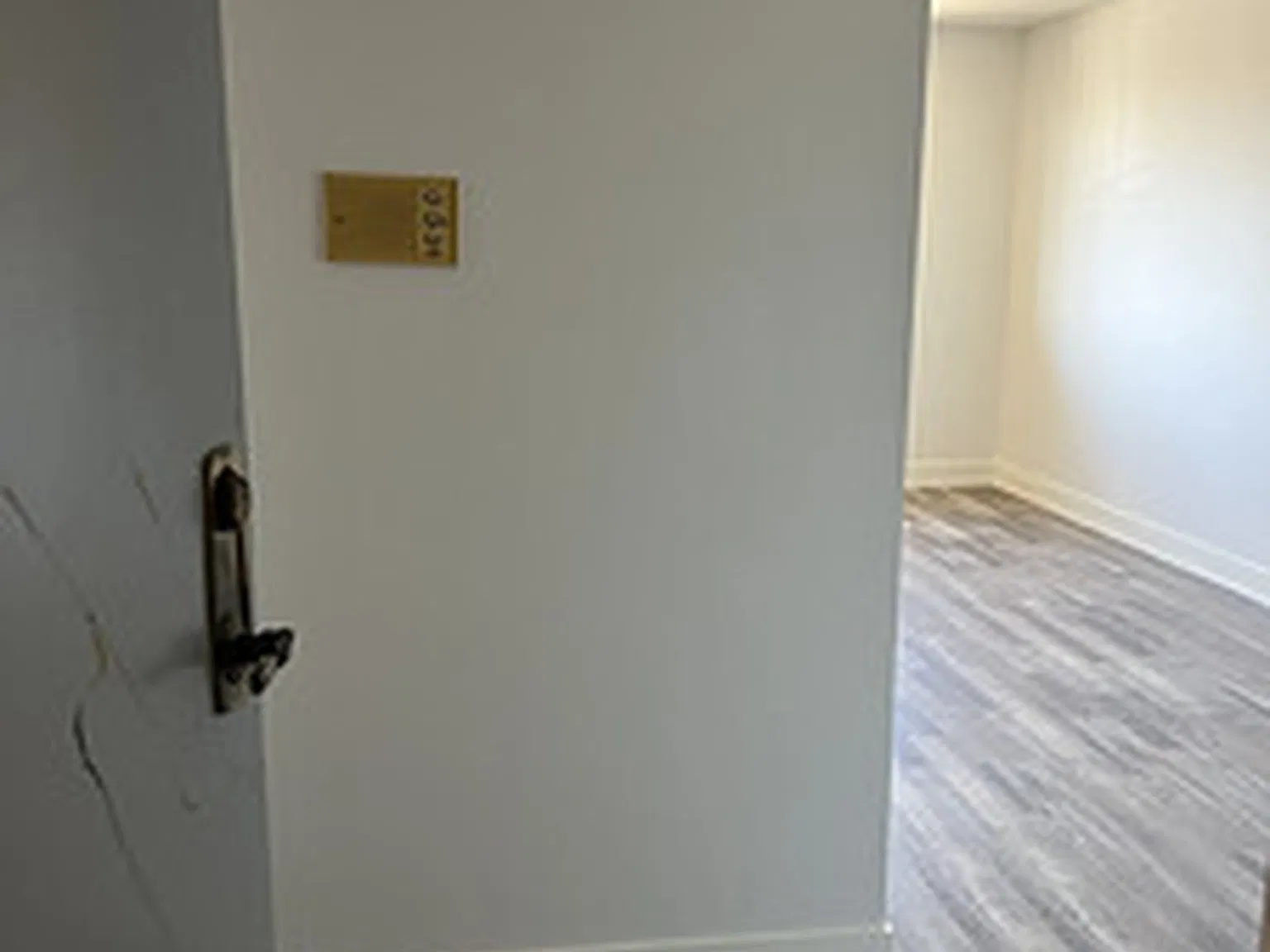 152 Thorold Rd — Photo 1