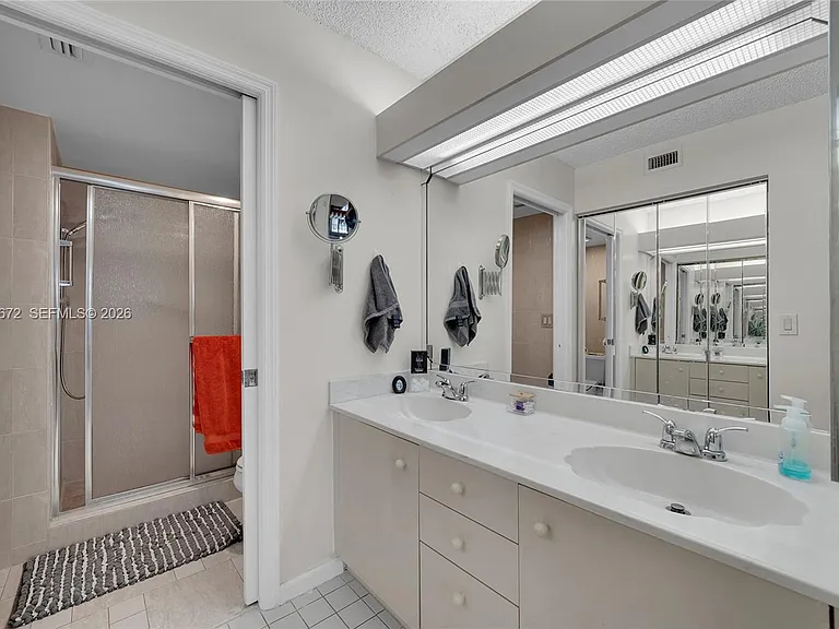 7250 Fairfax Dr #302 — Photo 12