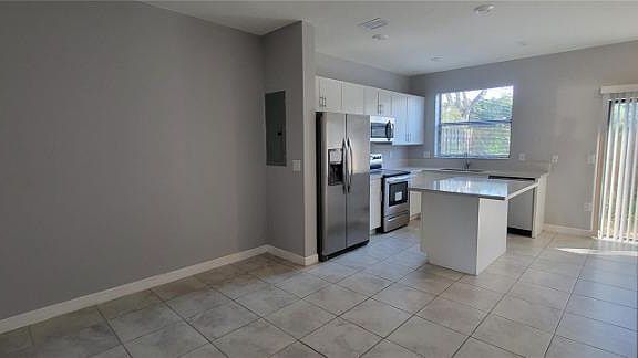 5th image of 388 NE 208th Ter #385