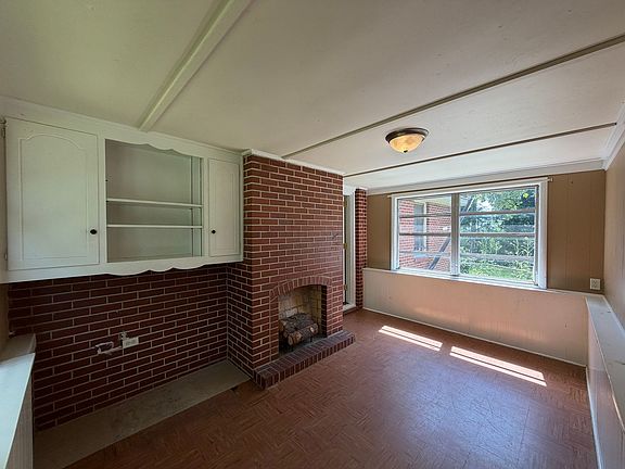 2nd image of 1332 Champaign Ave
