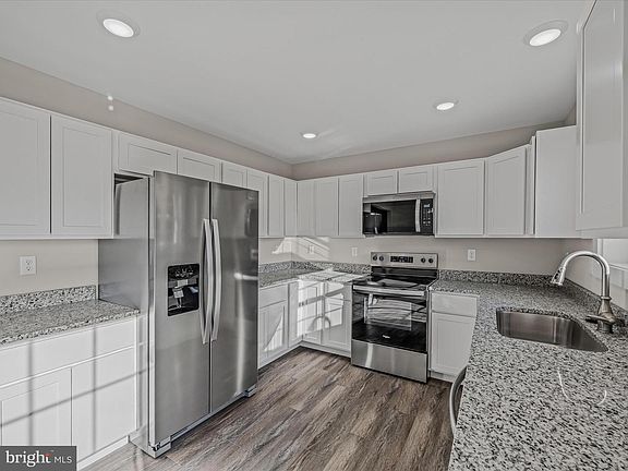 3rd image of 2298 Nadenbousch Ln