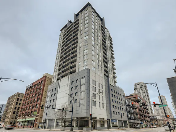330 W Grand Ave, Chicago, IL