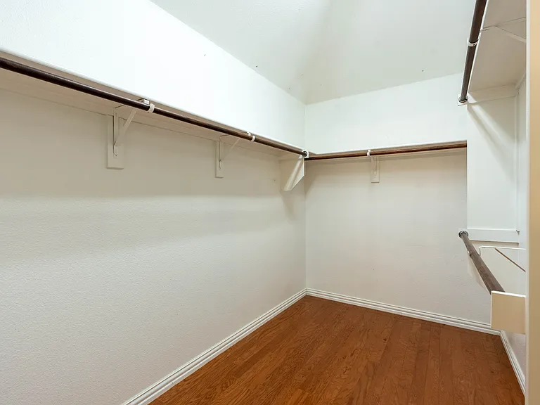 935 Panther Ln — Photo 19
