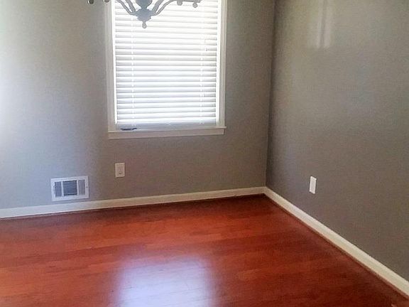 4th image of 2609 Hickory Trl