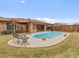 905 Apple Tree Ct, Irving, TX 75061
