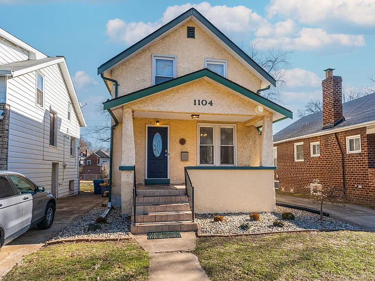 1104 Yale Ave — Photo 4