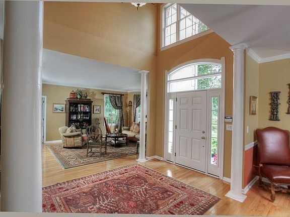 2nd image of 7 Winterberry Ct