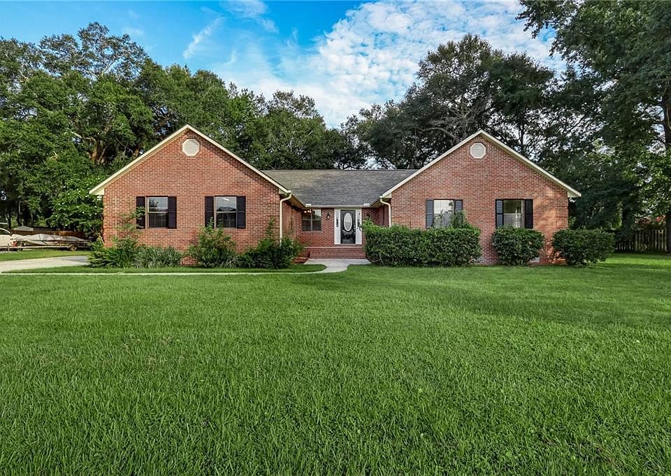 1st image of 801 Bristol Hammock Cir