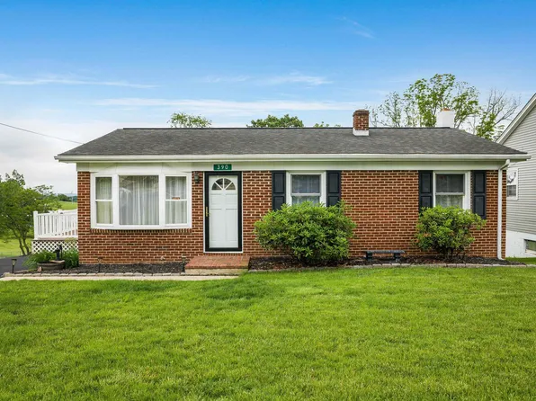 390 Frontier Dr, Staunton, VA 24401