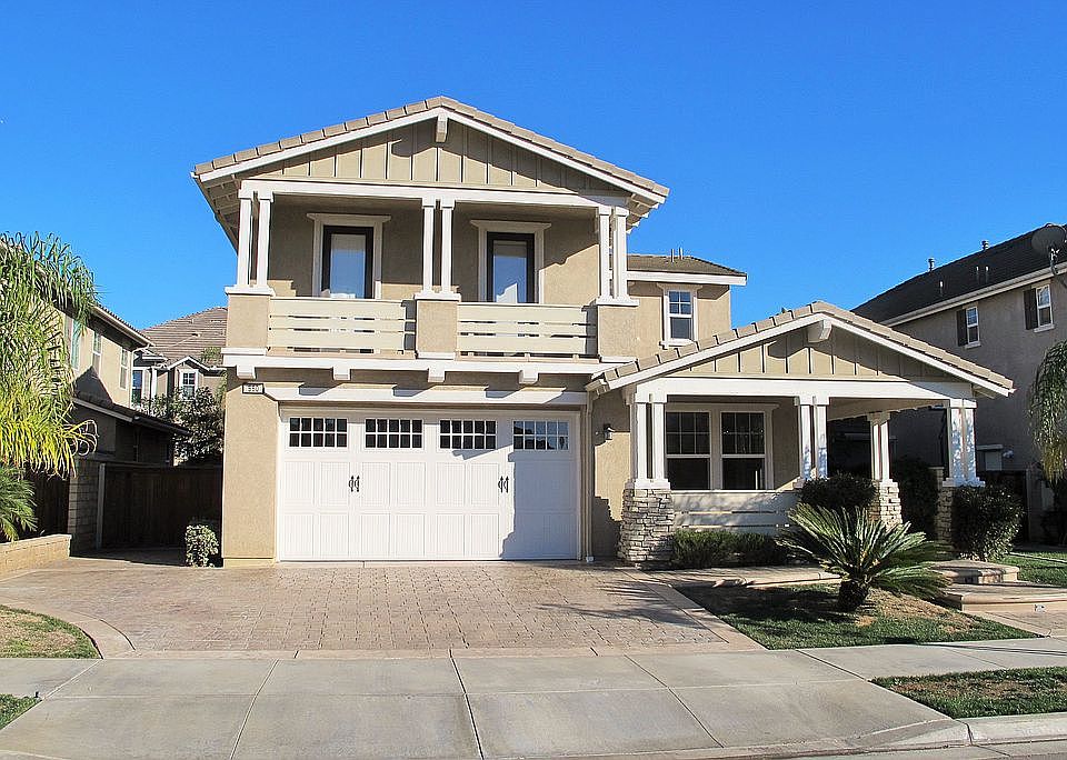 1st image of 560 Commons Park Dr