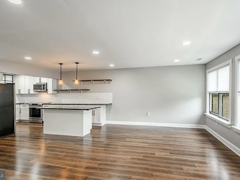 239 Smallwood Ct #239 — Photo 2