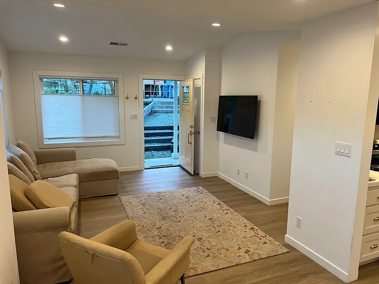 51 Amicita Ave — Photo 6