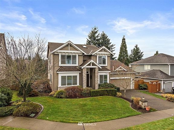 2nd image of 3518 Spyglass Dr NE