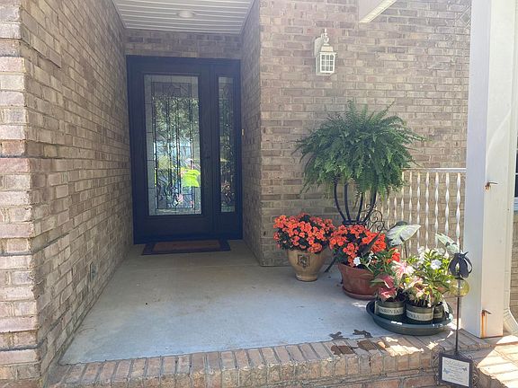 3rd image of 210 Shillelagh Ct