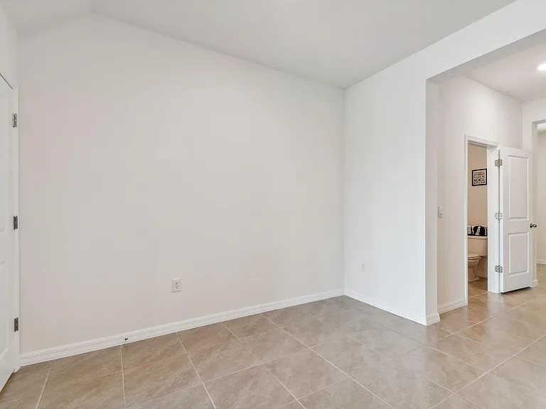 32935 Regent Canal St — Photo 11