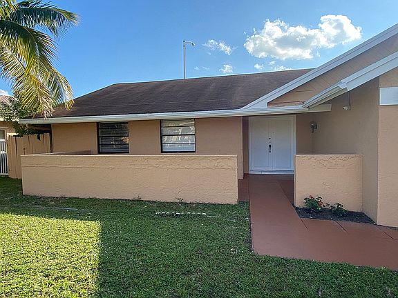 4th image of 5436 NW 56th Ct