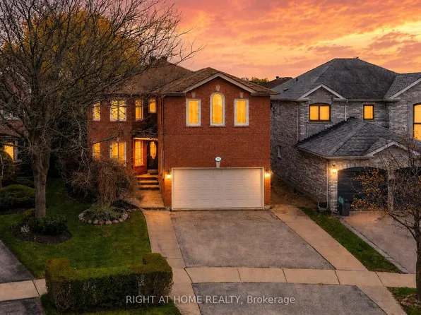 27 Crimson Ct, Richmond Hill, ON L4C 0J5
