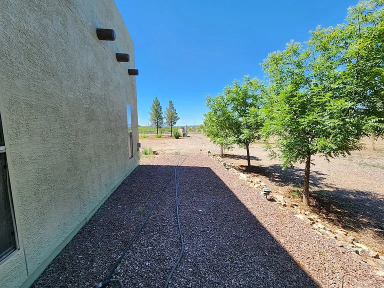 1050 W Rochin Rd — Photo 53