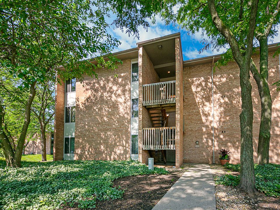 1st image of 6008 E Lake Dr APT 2B