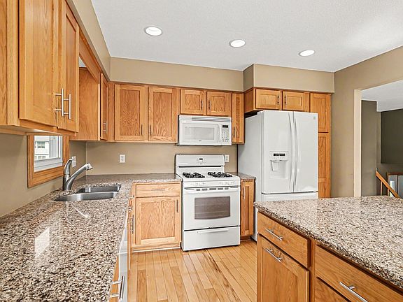 3rd image of 13285 Lynn Ave