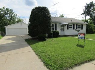 214 Winnebago Ave, Portage, WI 53901