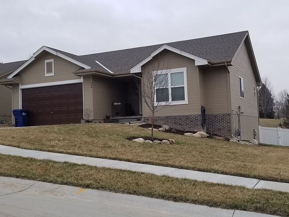 1st image of 926 3rd Avenue Cir