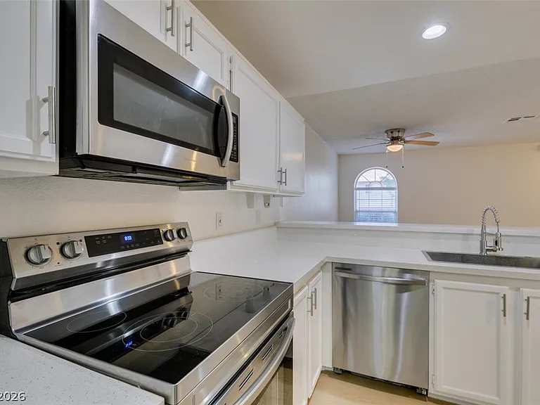 1800 Edmond St #124 — Photo 46