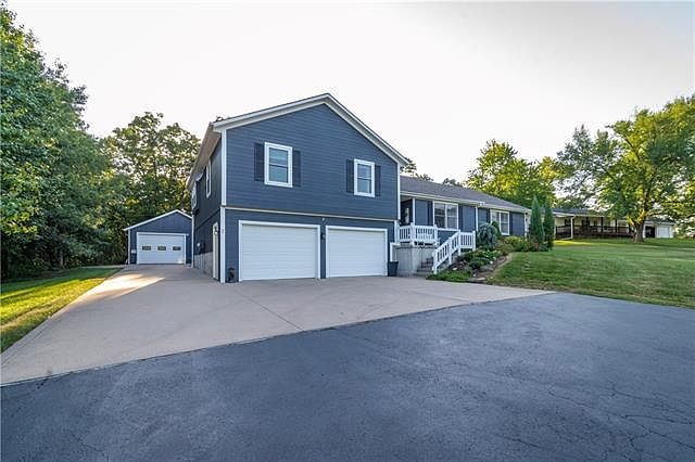 1st image of 834 Kouns Ln