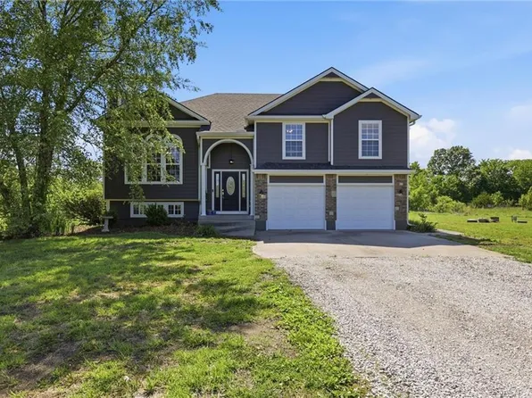28918 Hala Ln, Harrisonville, MO 64701
