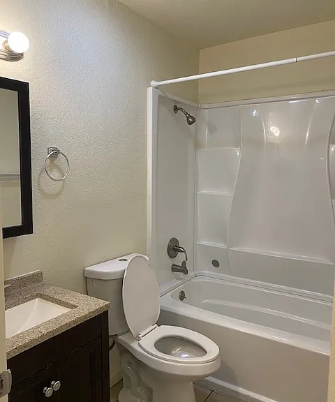 415 E Flora St #1-13 — Photo 15