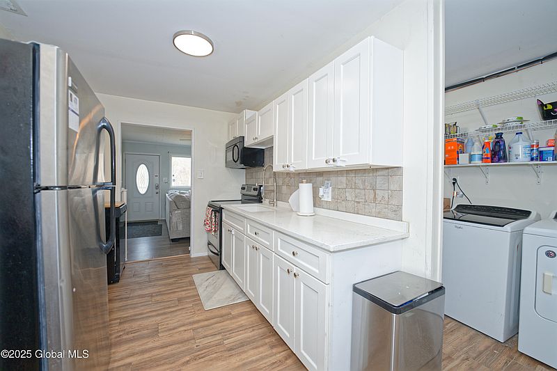 4th image of 8 Thames Drive