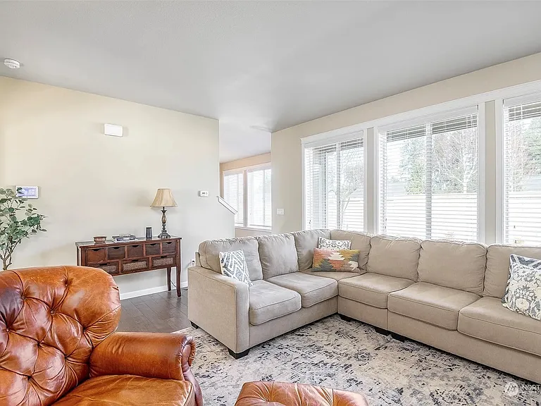 4210 Dudley Dr NE — Photo 27