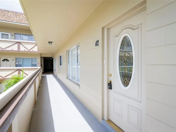 2464 Australia Way E APT 42, Clearwater, FL 33763