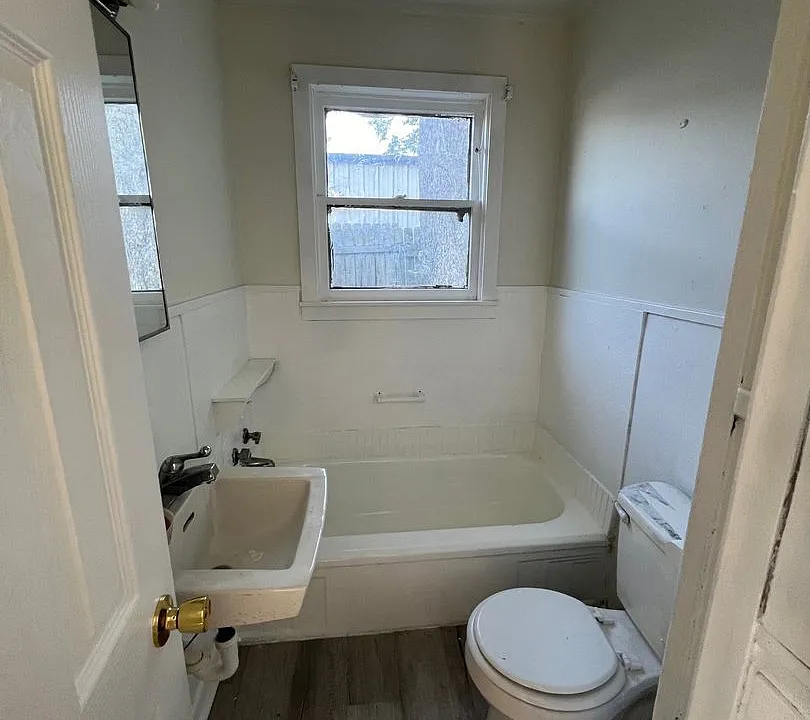 Building Photo 3