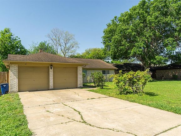 2nd image of 215 Driftwood Street