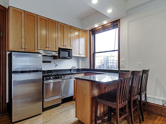 2nd image of 170 W 74th St APT 1014