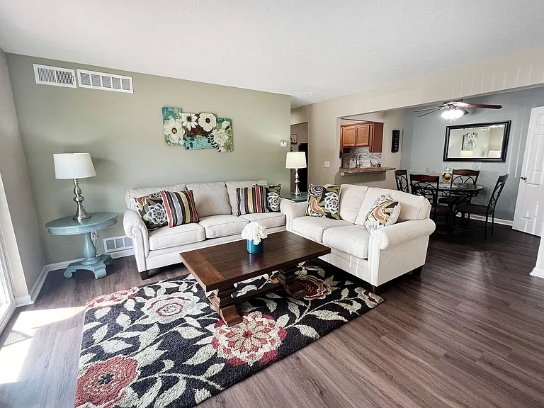 Fox Run Apartments — Photo 17
