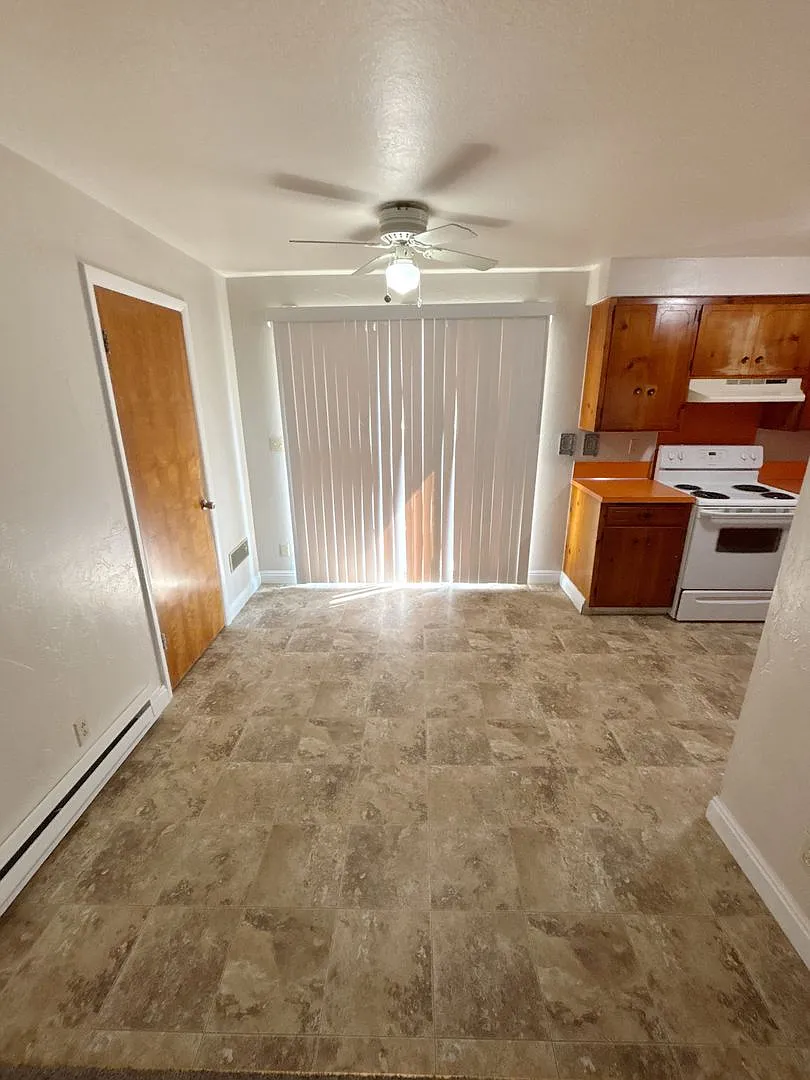 1110 Garfield St — Photo 4