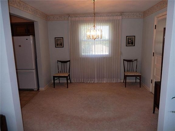 3rd image of 1118 Chapel Dr