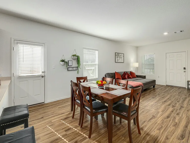 2504 Forgetmenot Ln — Photo 9