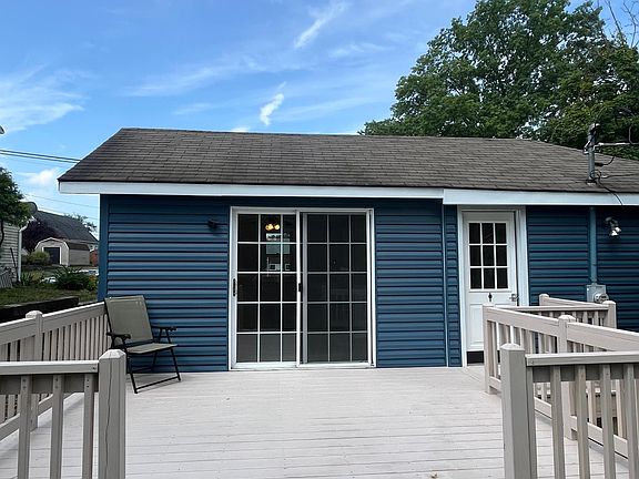4th image of 1007 Sherman St