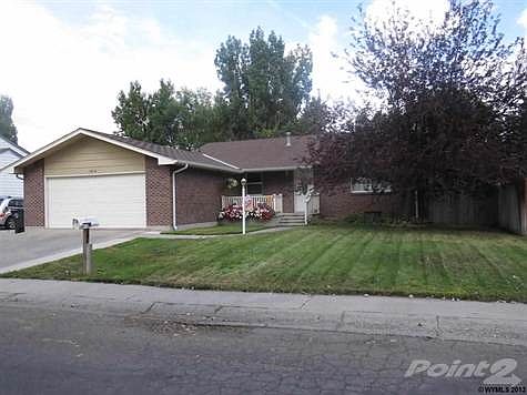 3rd image of 1013 Pinecrest St